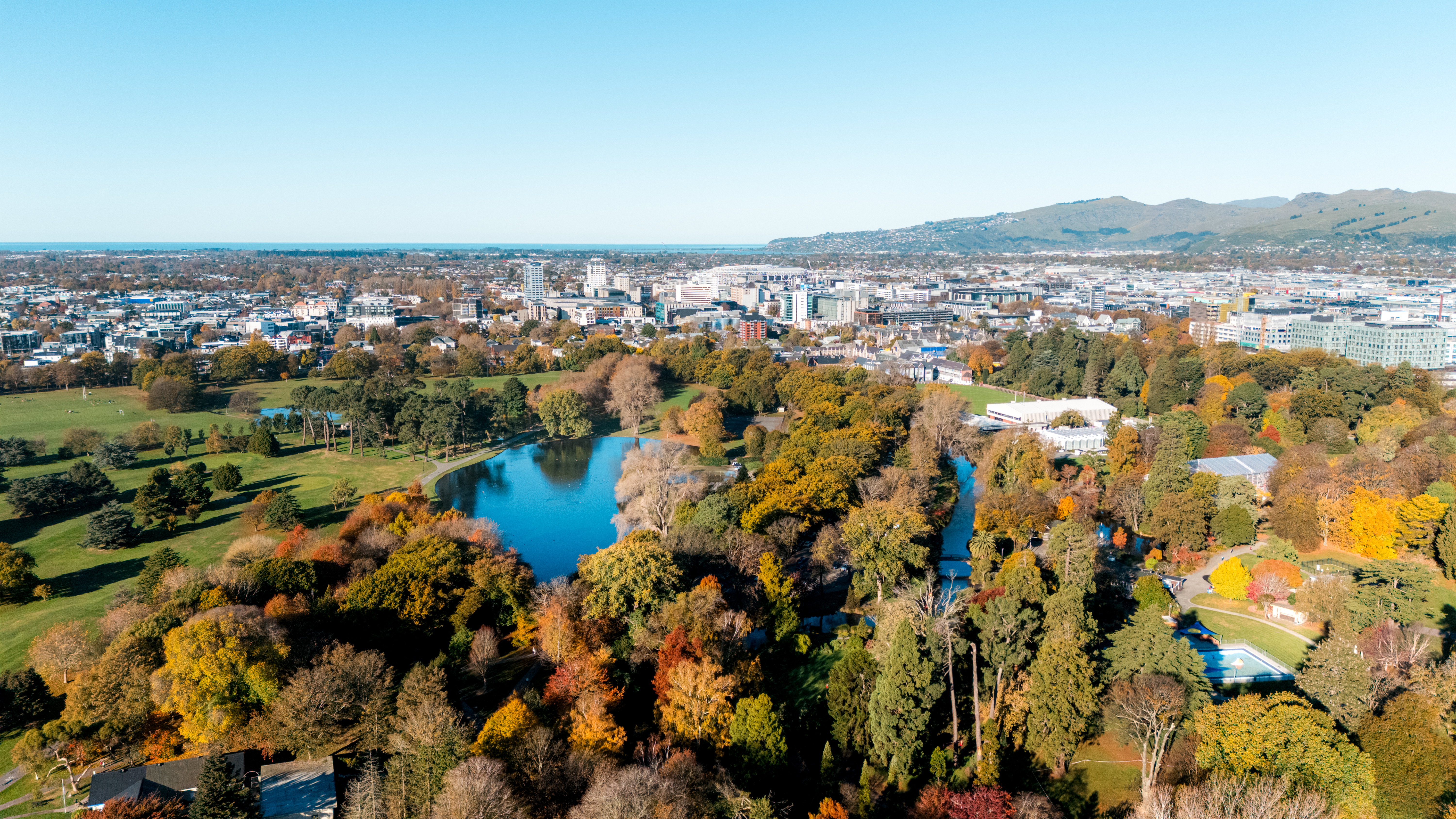 749109 Aerial View Of Hagley Park To Port Hills In Autumn